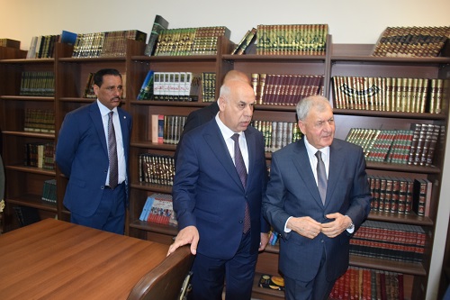 رئيس الجمهورية يزور مكتبة بيت الحكمة